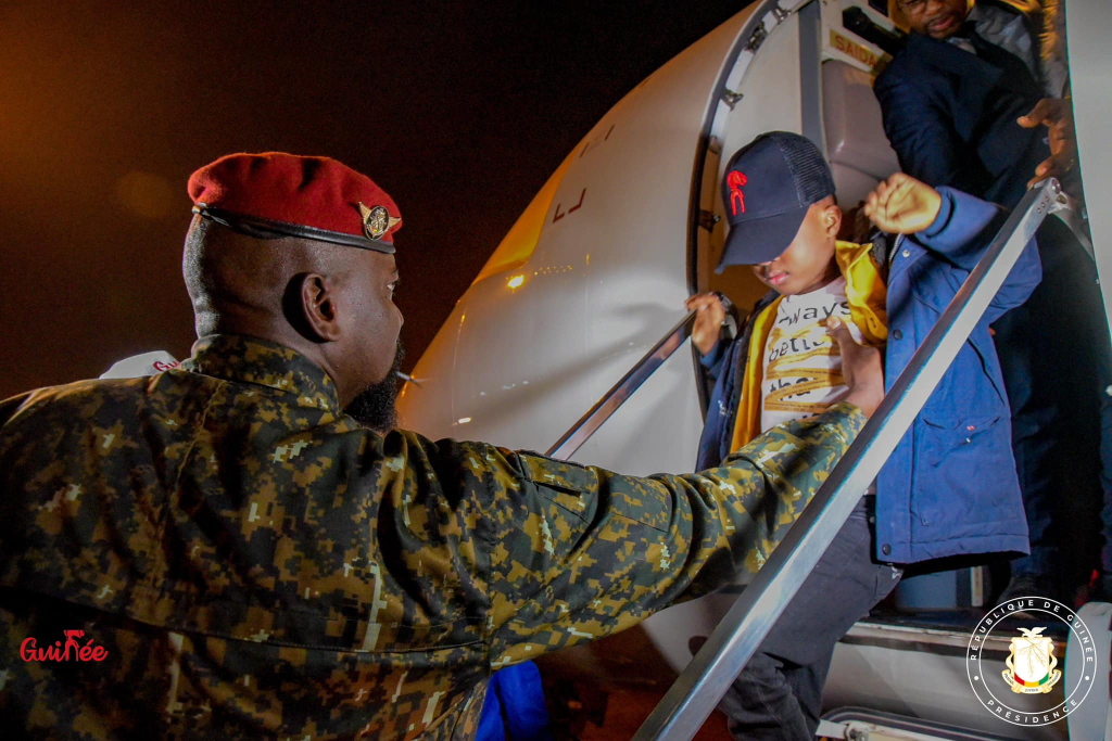 Retour au bercail : La Guinée érige un pont aérien pour rapatrier ses compatriotes de la Tunisie