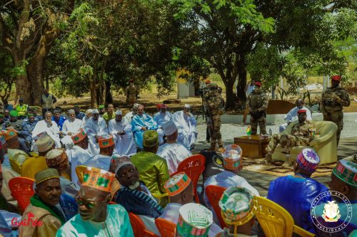 L’Aide El-Fitr à Labé : Le Président de la Transition prie en parfaite communion avec ses compatriotes