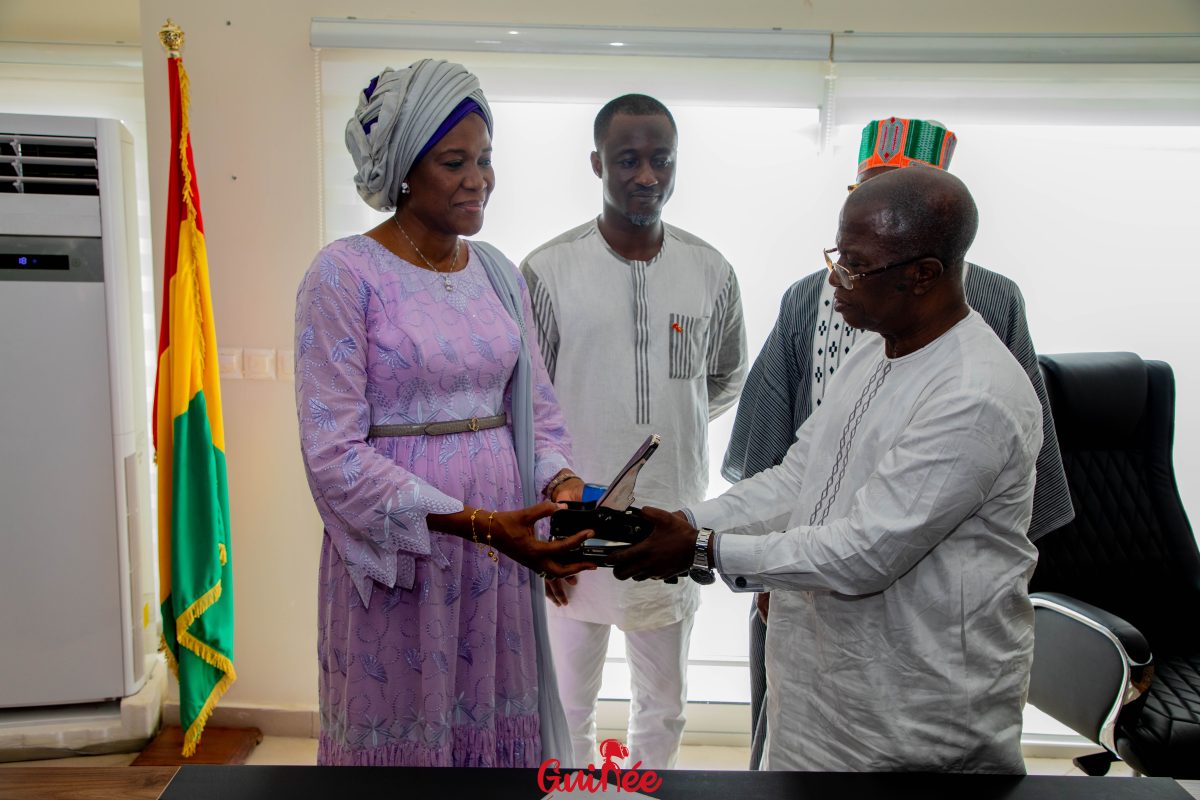 METFPE : Madame Aminata Kaba installée dans ses nouvelles fonctions de Ministre