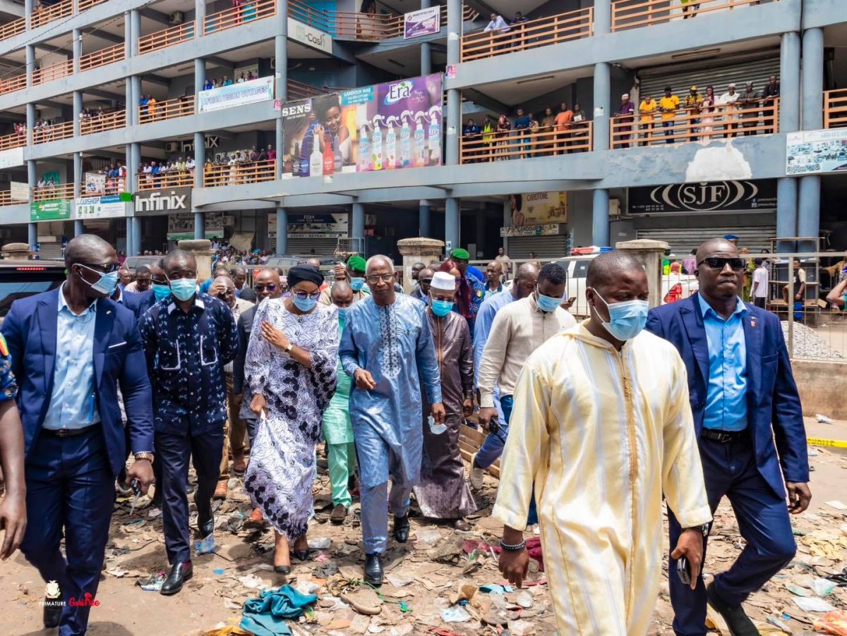 Visite gouvernementale au marché de Madina : solidarité et mesures urgentes après l’incendie