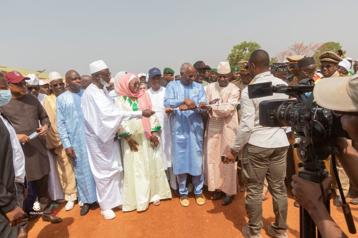 Sandafara (Dinguiraye) : Le Gouvernement inaugure une route de 15 km construite par les communautés locales