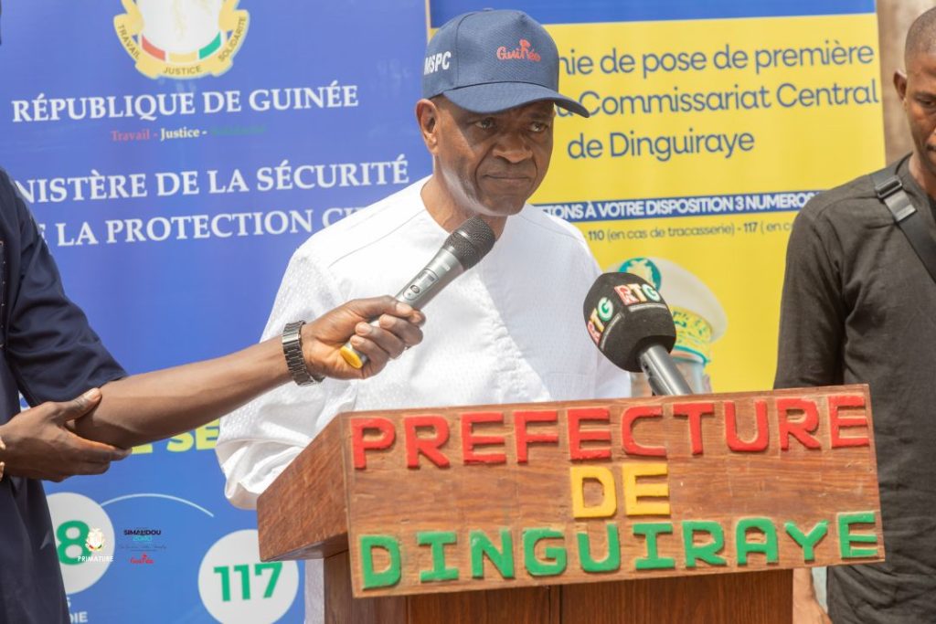 Pose de la première pierre du commissariat central de Dinguiraye