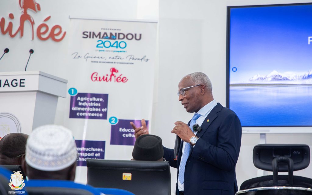 Le Premier ministre Amadou Oury Bah présente les grandes lignes des lettres de mission assignées aux ministres (2025)