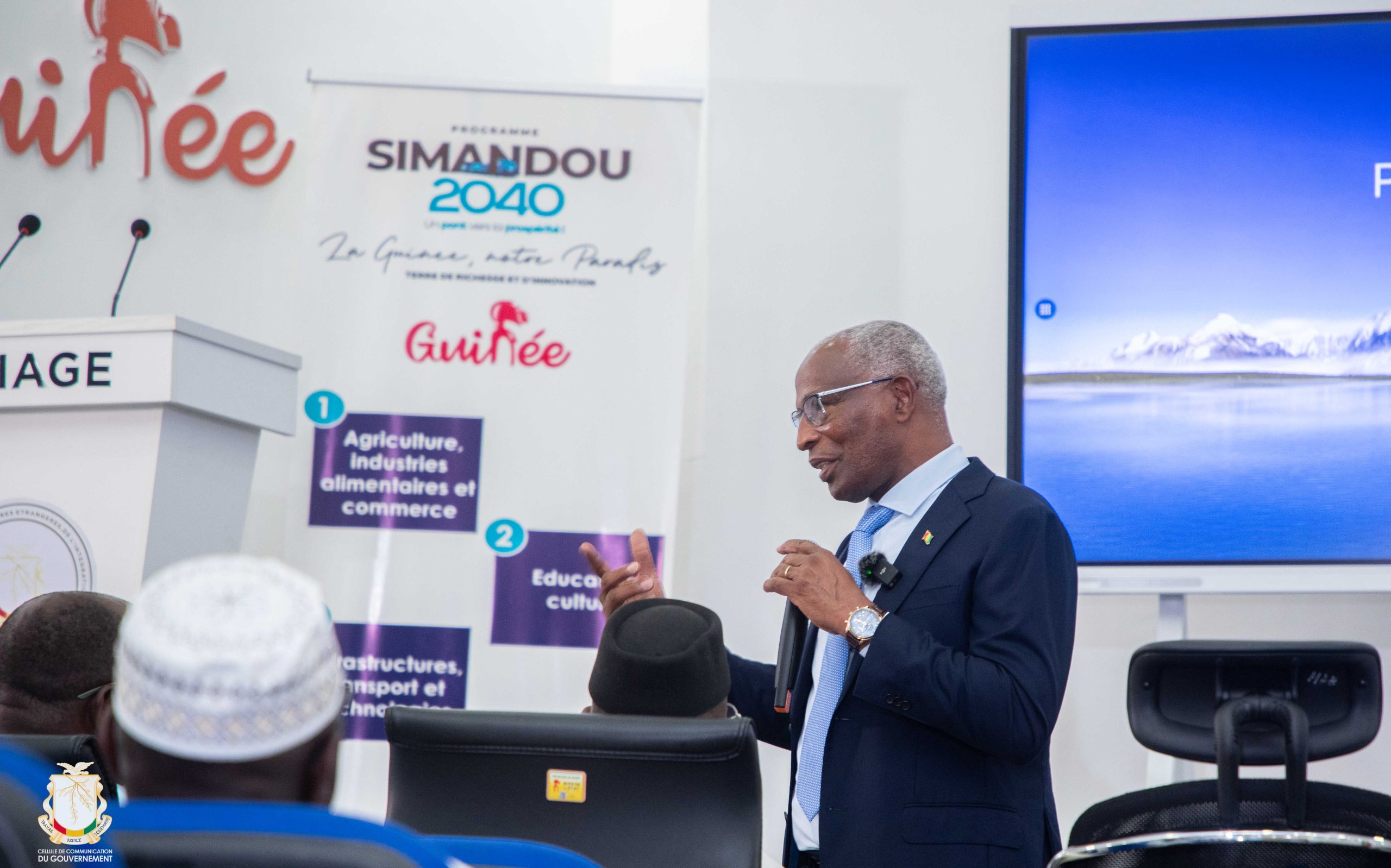 Le Premier ministre Amadou Oury Bah présente les grandes lignes des lettres de mission assignées aux ministres (2025)