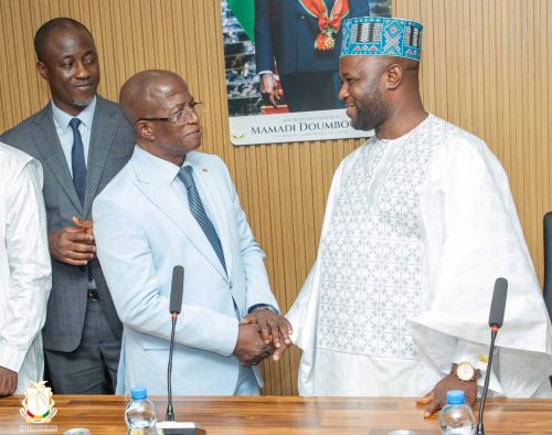 Ministère de la Modernisation de l'Administration et de la Fonction Publique : Faya François BOUROUNO installé dans ses nouvelles fonctions